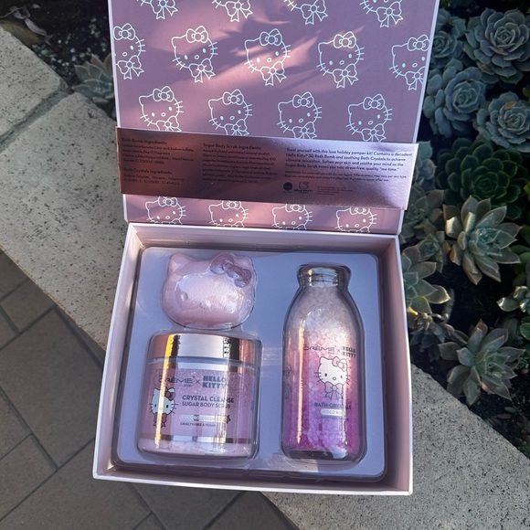 Hello Kitty | Bath & Body | Hello Kitty Creme Shop Lovely Luxury Set ...